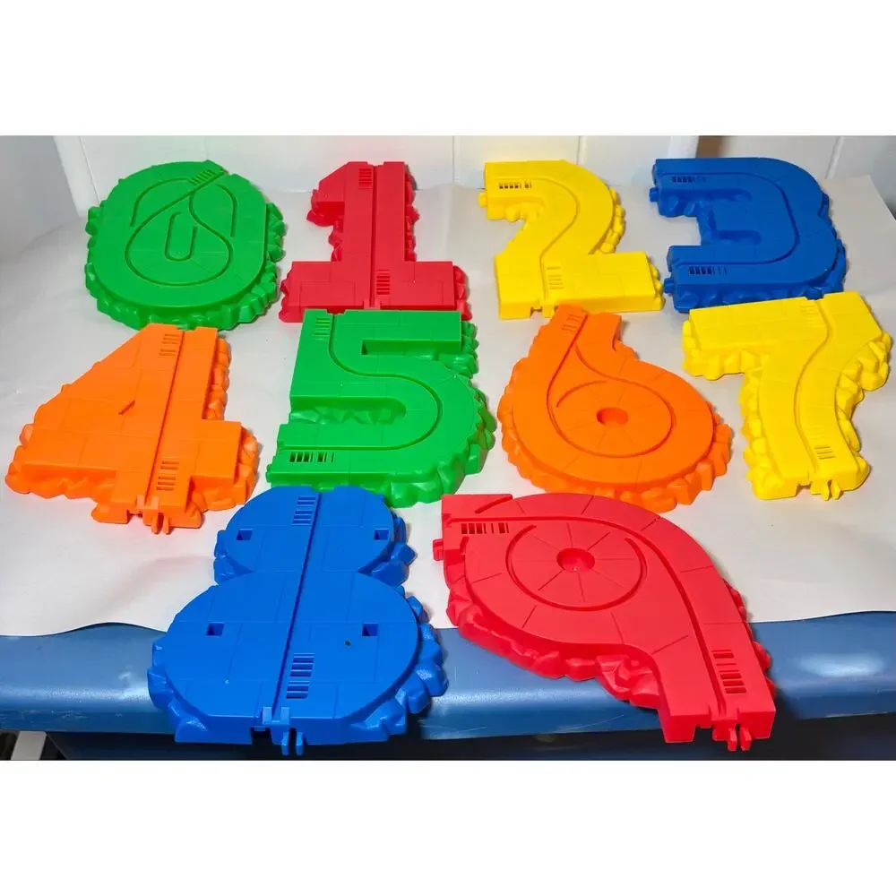Vintage 2000 Playskool Chuck My Countin’ Truck Roadway Play Set- Complete